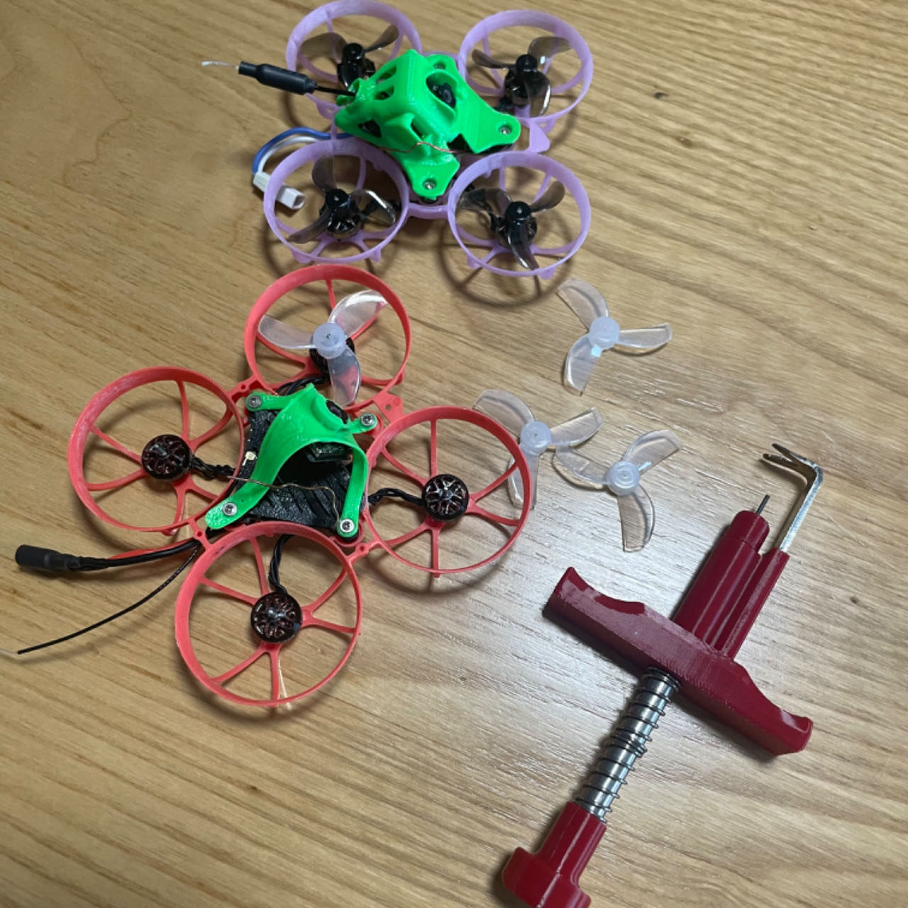 Extractor de Hélices DT Tinywh - Drone Racing Gate reseña y precio